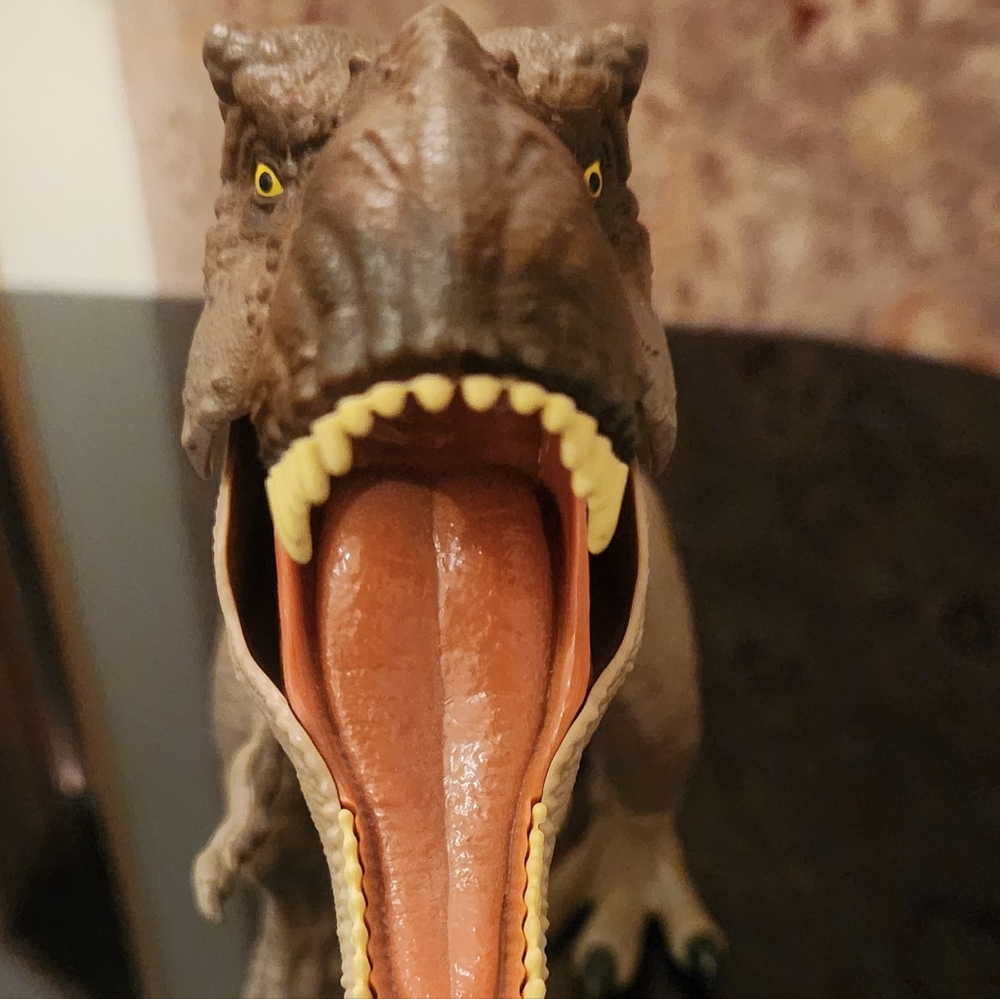 Mattel Jurassic World Extreme Chompin Tyrannosaurus Rex